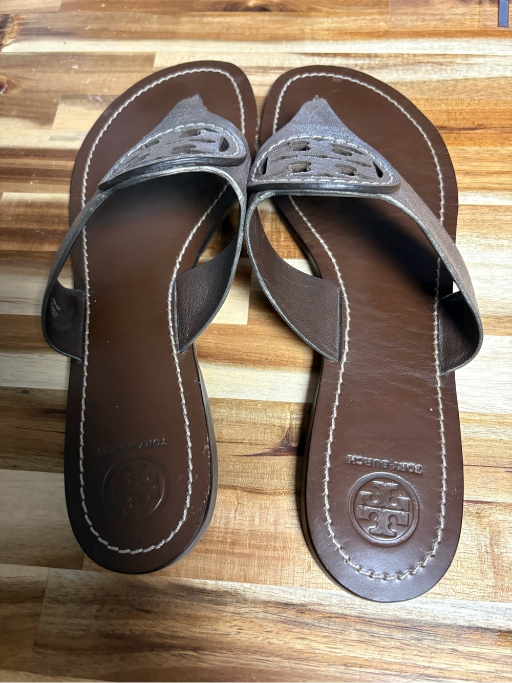 Tory Burch Louisa Flat Thong Sandals in Gunmetal metallic - Picture 6 of 11